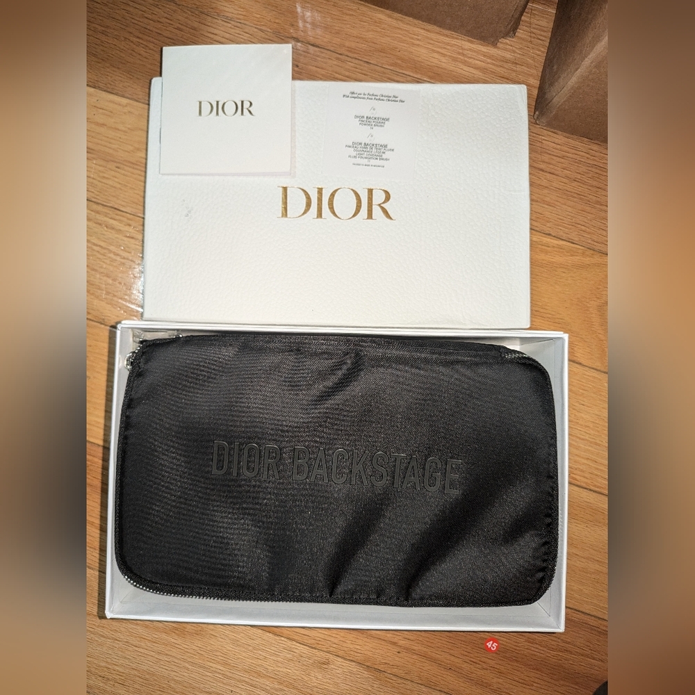 NEW IN BOX DIOR BACKSTAGE BRUSH SET & COSMETIC CASE - Picture 3 of 9